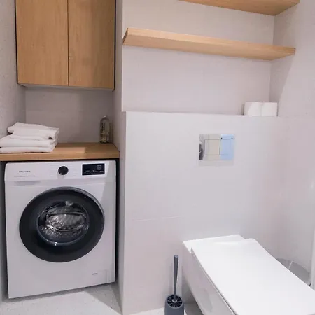 Revalia Lastekodu-odra Bus Station Airport 公寓 *