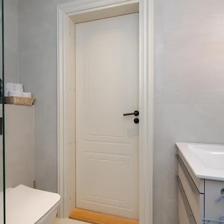 Revalia Lastekodu-odra Bus Station Airport