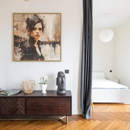 Revalia Lastekodu-odra Bus Station Airport 公寓