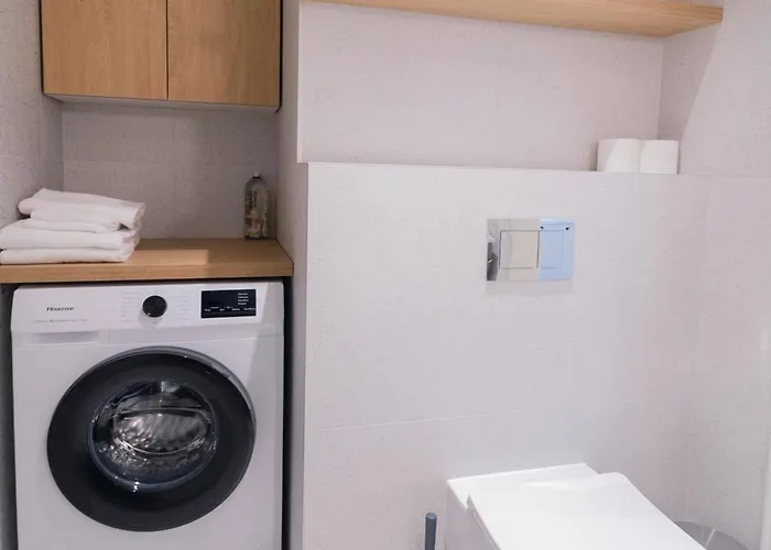 Revalia Lastekodu-odra Bus Station Airport Appartamento *