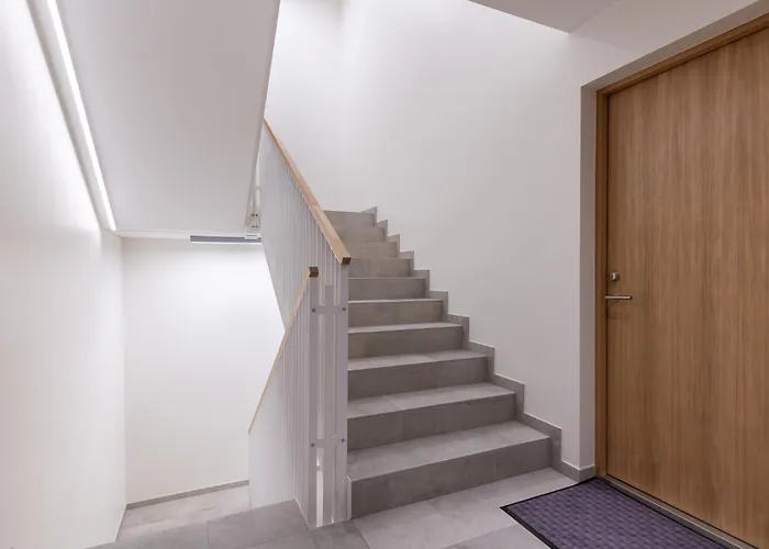 Revalia Lastekodu-odra Bus Station Airport Appartement *