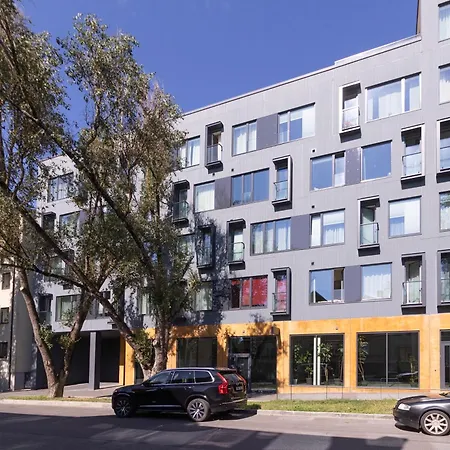 Revalia Lastekodu-odra Bus Station Airport * טאלין