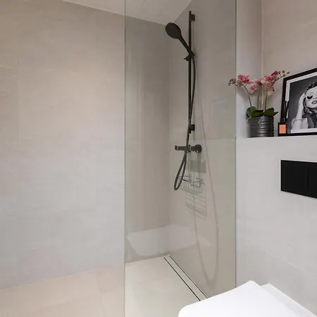 Revalia Lastekodu-odra Bus Station Airport דירה טאלין