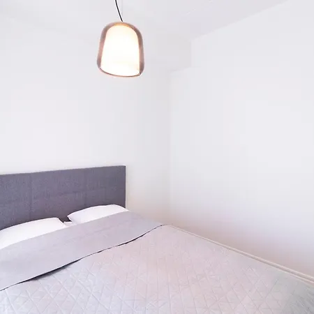 Revalia Lastekodu-odra Bus Station Airport Apartman