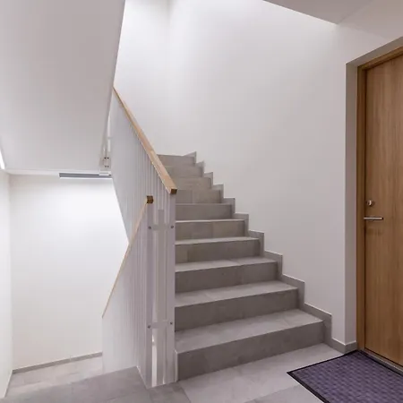 Revalia Lastekodu-odra Bus Station Airport Apartman *