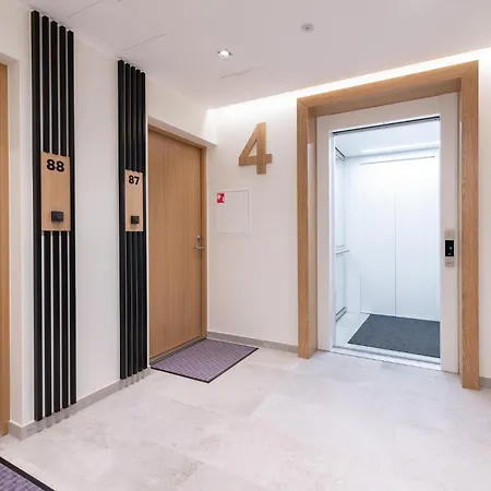 Revalia Lastekodu-odra Bus Station Airport Apartman *